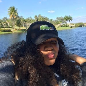 Meet your Posher, Noemi